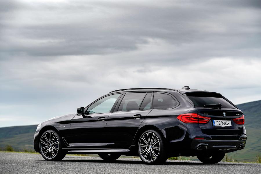  BMW 530d xDrive Touring M Sport (G31) 2017 года  (UK) (фото 34 из 40)